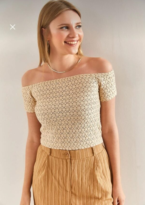 Lace Detail Crop - Image 13