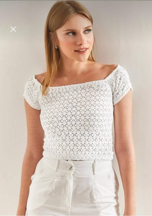 Lace Detail Crop - Image 15