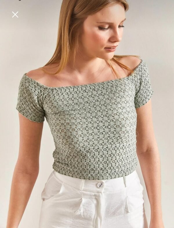 Lace Detail Crop - Image 4
