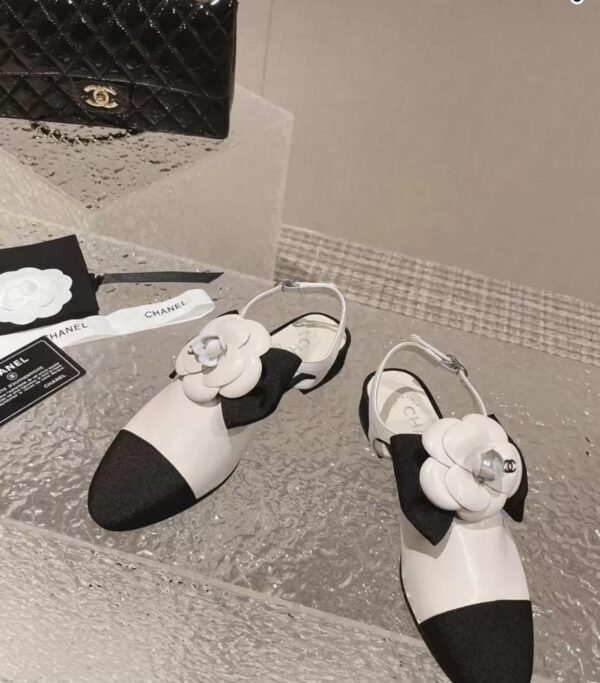 Chanel Two Tone Bowtie Flower Sandals - Image 4