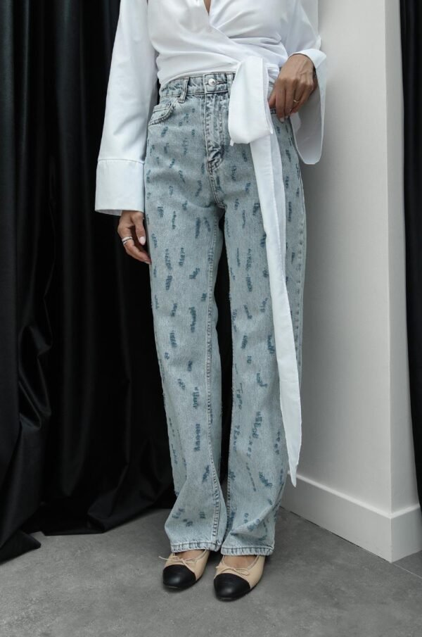 Scratch Textured Straight Jeans