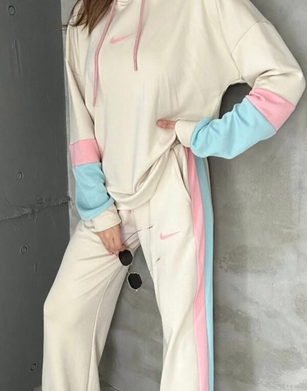 Nike Beige Tracksuit Set - Image 4