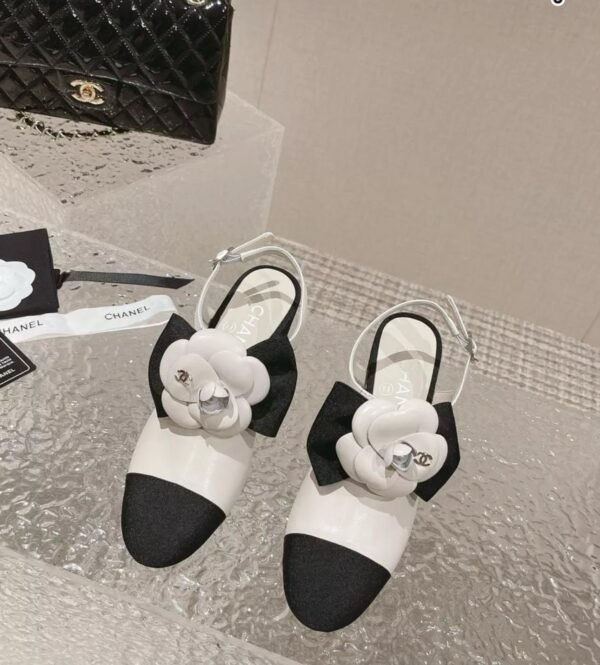 Chanel Two Tone Bowtie Flower Sandals - Image 3