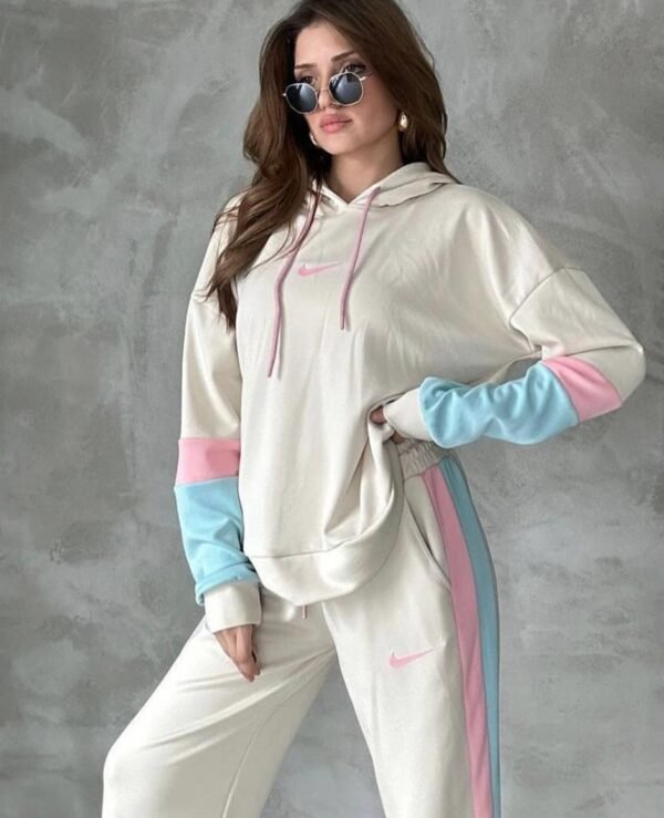 Nike Beige Tracksuit Set - Image 2