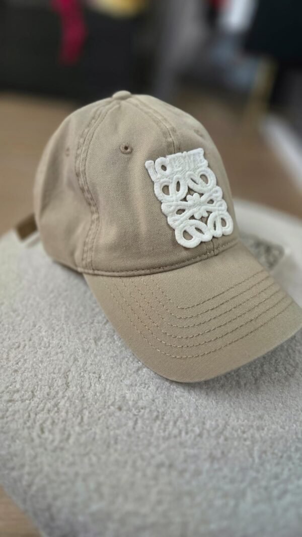 Loewe Caps